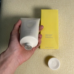 Serie Para el Cuidado de <span class=keywords><strong>la</strong></span> Piel Crema de 150 ml Gel de <span class=keywords><strong>Piña</strong></span> Esencia Leche Limpiadora de Castor Para Belleza Funda de Teléfono al Por Mayor - Product Image 5