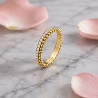 Bague de mariage et de fiançailles pour femme en acier inoxydable, étanche, personnalisée, avec zircon inaltérable et perles dorées double couche, style mode