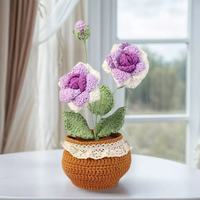 Handgemaakte katoenen gehaakte bloemen (tulpen en rozen) in potjes, decoratie voor thuis, voor Kerstmis en Pasen