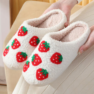 Hiver Femmes Hommes Chaussons en peluche Maison Gingerbread Man Christmas Tree Santa Elk Reindeer Fleece Flat Cozy Christmas Slippers - Product Image 5