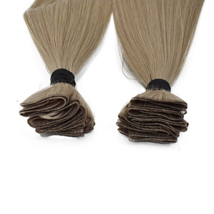 Extensions de cheveux russes Remy à double trame, alignées sur les cuticules, invisibles, attachées à la main, couleur balayage - Product Image 6