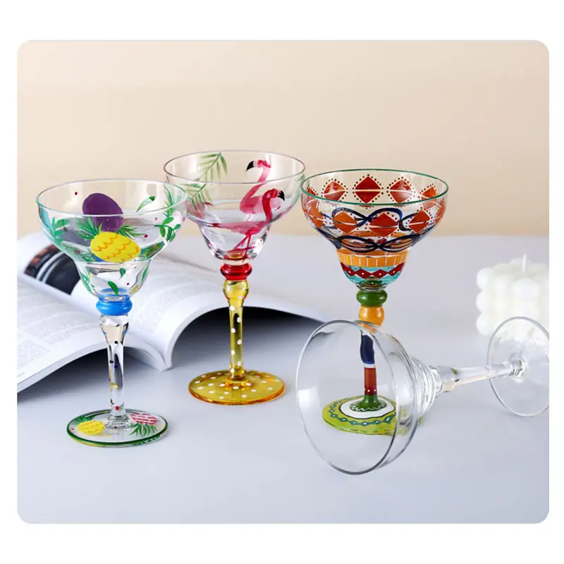 Martini cam bardak dekorasyon Centerpiece benzersiz el çizilmiş renkli boyama Martini şarap bardakları ev için