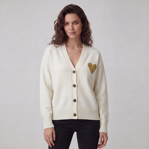 Cárdigan de Punto de Manga Larga AMI, Jacquard con Corazón de Hilo Dorado y Plateado, 100% Algodón, Nuevo con Etiquetas, Logotipo Personalizado Disponible - Product Image 1