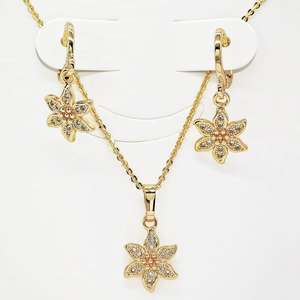 طقم قلادة وأقراط من النحاس المطلي بالذهب عيار 18 قيراط مع زركون للنساء، هدية كلاسيكية للزفاف والحفلات، مجوهرات بتصميم النوتات الموسيقية - Product Image 2