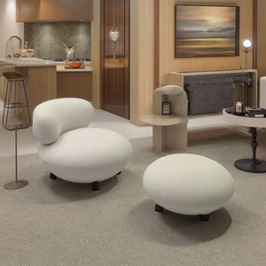 Sillón de Salón de Diseño Italiano Moderno Nórdico de Lujo, Tapizado en Lana de Cordero, Patas de Madera, con Otomana - Product Image 1