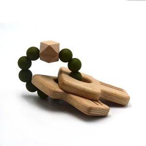 Hochets et bracelet de dentition en bois de perles en silicone pour bébés jouets souples en gros - Product Image 3