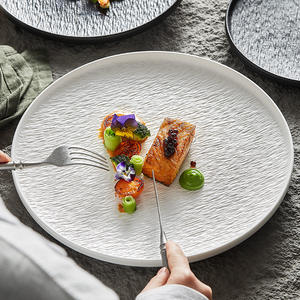 Platos Modernos Negros de Porcelana de Lujo de la Serie del Plato para Restaurante, Hostelería y Catering - Product Image 1