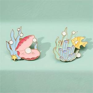 Emblema de peixe pequeno pérola para sacola de roupas, acessório de desenho animado, broche de ferro e liga de zinco, alfinetes de lapela para artesanato, metal - Product Image 2