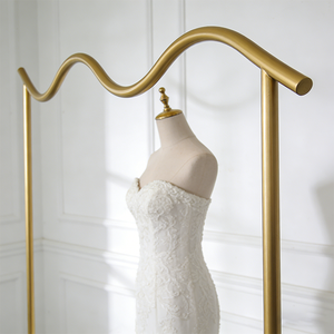 Exhibidores de Ropa de Alta Calidad para Tiendas de Novias, Color Oro Rosa, Exhibidores de Vestidos de Novia, Soportes para Abrigos - Product Image 3