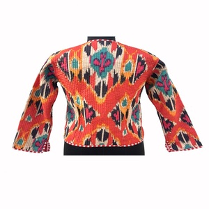 Veste courte d'hiver en coton polaire respirant, réversible, imprimée et matelassée, fabriquée à la main en Inde pour femmes et filles - Product Image 3