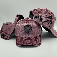 Gorra de Béisbol Vintage de Terciopelo Rosa con Patrón de Demonio en Relieve, Logotipo de Diablo con Pedrería, Estilo Y2K