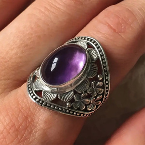 Anello Vintage con Pietra Lunare Floreale per Donne, Gioiello da Dito in Stile Bohémien - Product Image 3