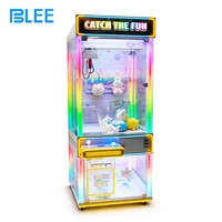Machine à griffes commerciale BLEE, style arcade moderne, à monnayeur, avec cabinet en métal et plastique durable, jeu interactif à prix.