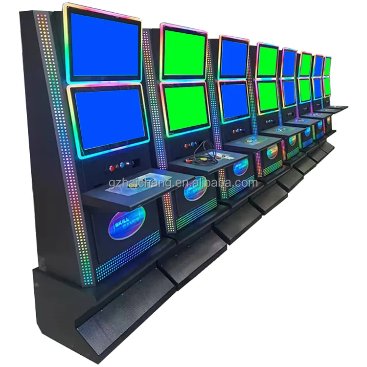 L'ultima attrezzatura di gioco ha uno schermo curvo a schermo dritto e varie console di gioco per le abilità del tabellone di gioco