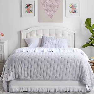 Cuna de Madera Maciza Blanca Estilo Americano de Lujo con Tapizado Francés, Altura Ajustable para Recién Nacidos, Uso Hospitalario - Product Image 3