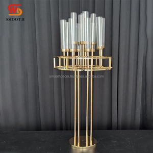 Offre Spéciale LISSE Bougeoir de table à 12 bras de haute qualité en métal doré - Product Image 2