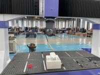 Machine CNC 5 axes avec rotation à 360° °   Axe à plage complète, haute précision, spécialement conçu pour la fabrication de moules de précision et le traitement complexe