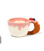 Mug en céramique fantaisie en forme de croissant à la fraise, tasse à café sculptée à la main avec glaçure goutte à goutte, décoration de table mignonne et cadeau de fêtes