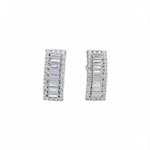 Orecchini a lobo Tiffany & Co. con diamanti, in oro bianco, taglio baguette, incastonatura a canale, gioielli di lusso da donna per matrimonio - Product Image 1