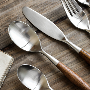 Ensemble de couverts en acier inoxydable 304 avec manche en bois nordique, couteau à steak, fourchette, cuillère, ensemble de trois pièces, cuillère à <span class=keywords><strong>dessert</strong></span>, fourchette - Product Image 5