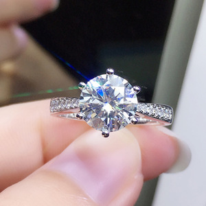 Anello di Fidanzamento Classico a Sei Punte con Zirconi per Donne, Elegante Gioiello da Matrimonio - Product Image 3