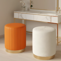Tabouret en cuir confortable avec rangement et rembourrage doux, ottoman moderne pour la maison et l'hôtel