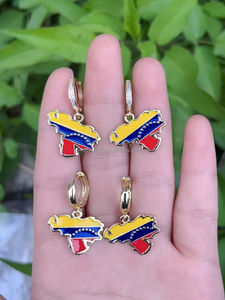 Vente en gros de colliers et pendentifs de mode en cuivre, motifs drapeaux du Venezuela, de Cuba et d'Amérique du Sud - Product Image 4