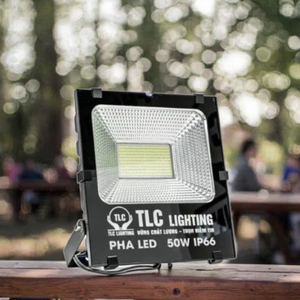 OEM personalizado TLC 100W MAX LED Luz de inundación Panel solar de aluminio Alto brillo IP67 Ecológico Fábrica de Vietnam Suministro al por mayor - Product Image 1
