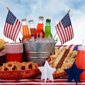 Lot de <span class=keywords><strong>12</strong></span> mini-drapeaux américains de 4x6 pouces avec bâtonnet et pointe de lance sécurisée pour enfants, décorations patriotiques pour la Journée des Vétérans et le 4 juillet - Product Image 6