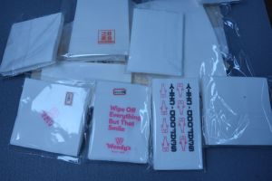 12 ''* 17'' 55gsm Chất lượng cao airlaid Khăn ăn màu trắng tinh khiết Linen cảm thấy Đảng ăn tối Khăn ăn biểu tượng tùy chỉnh vàng bạc in 1 ply Túi - Product Image 4