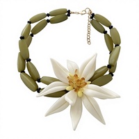 Zooying Collier double couche en bambou avec fleur en résine blanche, tendance et polyvalent, pour femme – Meilleure vente