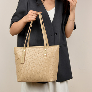 Sac fourre-tout matelassé pour femme, motif losanges, grande capacité, en PU, sac à bandoulière décontracté pour usage quotidien, avec deux poignées et ouverture supérieure - Product Image 4