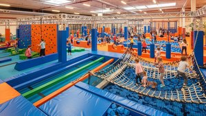 Ensemble de jeux d'escalade Ninja Warrior pour écoles et jardins d'enfants - Antidérapant et absorbant les chocs - Product Image 5