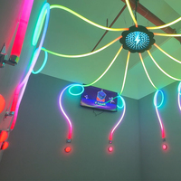 Système de jeu interactif pour salle de jeux avec boutons, bande lumineuse LED clignotante et fonction de coupure de circuit, pour une expérience de jeu active, en vente