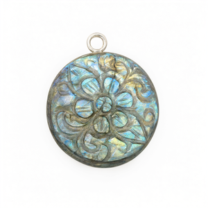 Colgante de Labradorita con Tallado Floral - Elegancia Mística y Transformación, Regalo de Piedra Preciosa - Product Image 2