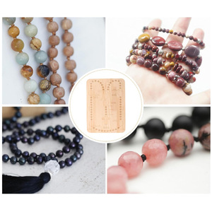 Plateau de rangement en bois naturel pour bijoux, design chapelet, forme carrée, organisateur de bureau, support pour bracelets et pendentifs - Product Image 4