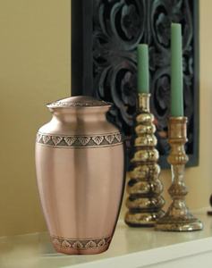 Belle urne funéraire en laiton de bronze de style américain urne funéraire en laiton doré Infinity avec bordure gravée pour l'enterrement des cendres humaines - Product Image 3