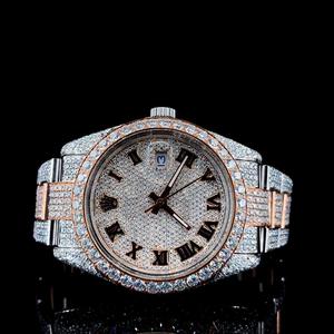 Montre-bracelet de luxe glacée avec bracelet en diamant, cadran à chiffres romains, accents or rose et cadran rond étincelant pour homme - Product Image 1