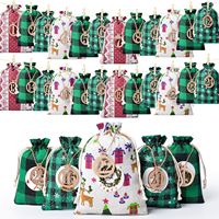 Sac cadeau en coton à carreaux de Noël avec cordon de serrage, ensemble de calendrier de l'Avent 24 pièces, pochette suspendue avec étiquettes numérotées en bois, décoration de Noël