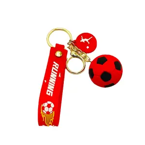 批发定制设计促销3D迷你足球钥匙圈3D迷你足球橡胶钥匙扣纪念品