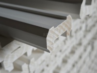 Rampe d'escalier en pin blanc apprêté pour maison, hôtel, villa