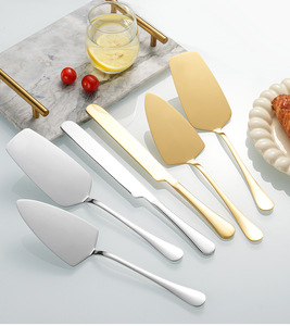 Pelle à gâteau en acier robuste pour manipuler les tourtes à viande lourdes et les gâteaux aux fruits denses - Product Image 2