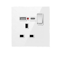 Interrupteurs électriques muraux en verre trempé blanc britannique Prises de charge rapide Usb Type C 20W avec interrupteurs lumineux à LED
