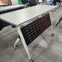 Nouvelles tables d'entraînement pliables minimalistes blanches pour les établissements d'enseignement, usage bureautique, tables longues, bureaux modulaires mobiles