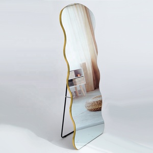 <span class=keywords><strong>Espejo</strong></span> de Cuerpo Entero con Forma de Nube Irregular, Borde Ondulado con Acabado Dorado, <span class=keywords><strong>Espejo</strong></span> de Pie para Decoración del Hogar, Proyectos Hoteleros, Venta al Por Mayor, OEM, ODM - Product Image 1