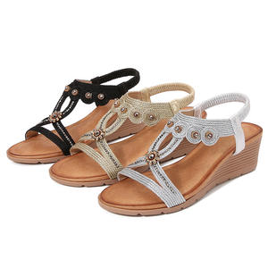 Nouvelles sandales à diamants de mode européenne et américaine, édition coréenne, talon compensé épais, chaussures pour femmes, confortables et douces - Product Image 4