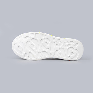 المصنع مباشرة للنساء جلد أبيض أحذية رياضية منصة الأزياء عارضة الأحذية الرياضية شعار مخصص عارضة المشي التنس الجملة - Product Image 3