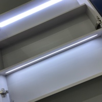 Set Perabot Kamar Mandi Mewah Terlaris, Kabinet Vanity Kamar Mandi Satu Wastafel dengan Cermin Lampu dan Bak Keramik