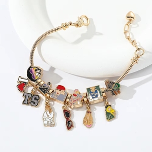 Pulseras de cadena de serpiente ajustables de aleación de cobre chapadas en oro al por mayor con dijes de guitarra, luna y corazón, pulsera de moda para fanáticos de la música - Product Image 6