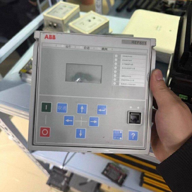 FB  REF611C_E & REF611HCBACB2NA1XE PLC Controller for Industrial Control with RS485 Communication and Customizable I/O
